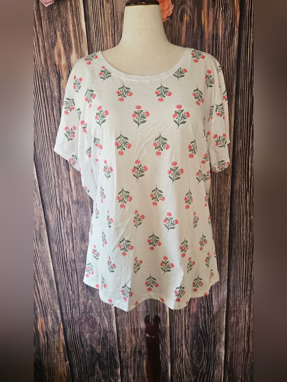 New St. John's Bay Scoop Neck Floral Tee Plus Size 3X